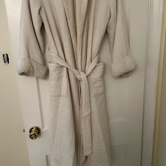 Charter Club Soft Cream Robe - Picture 2 of 8
